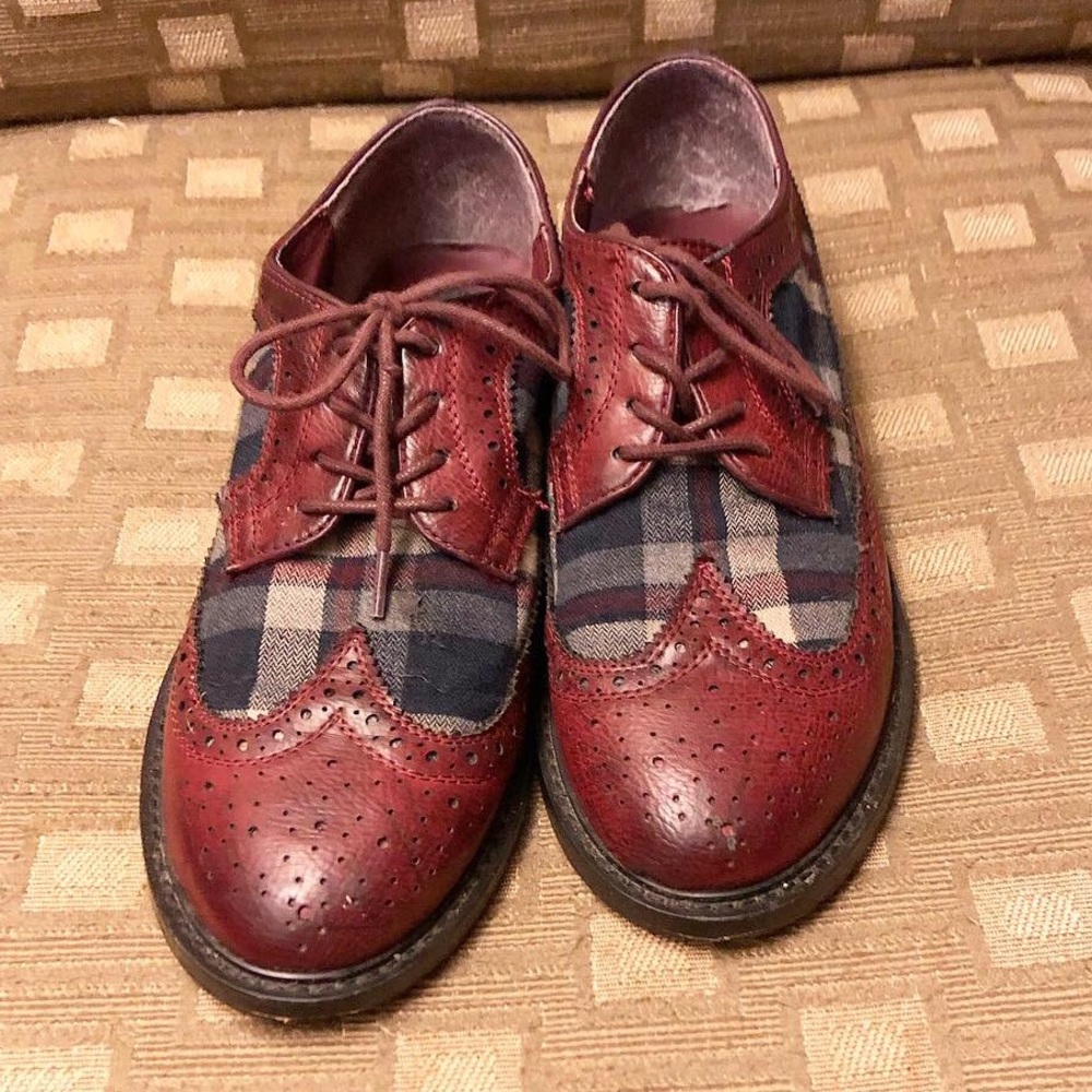 BDG Oxford Shoes w/blue plaid cutouts Sz 8…